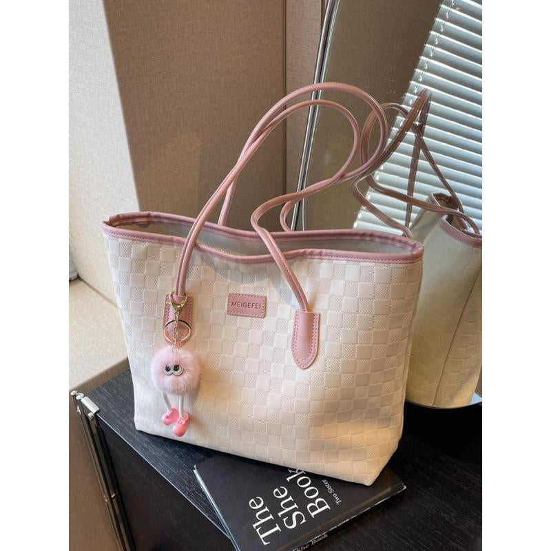 Fashion Plaid Pattern Handbag with Cute Pendant Large Capacity Shoulder Bag Suitable for Daily Use Casual Trendy Versatile High-Quality Daily Commute Bag