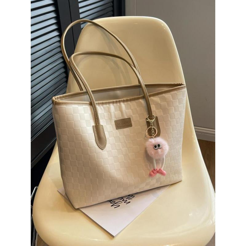 Fashion Plaid Pattern Handbag with Cute Pendant Large Capacity Shoulder Bag Suitable for Daily Use Casual Trendy Versatile High-Quality Daily Commute Bag