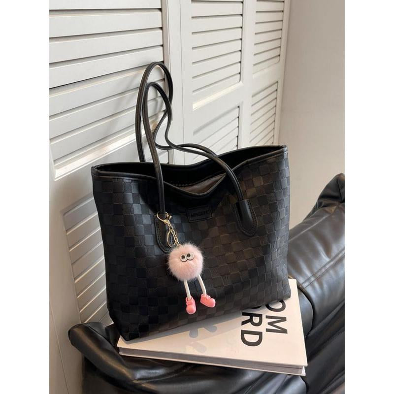 Fashion Plaid Pattern Handbag with Cute Pendant Large Capacity Shoulder Bag Suitable for Daily Use Casual Trendy Versatile High-Quality Daily Commute Bag